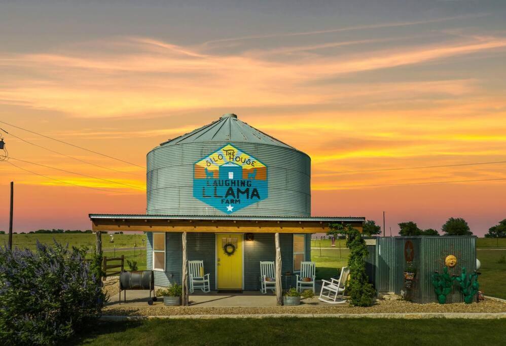 Silo House At Laughing Llama Farm Troy Dış mekan fotoğraf